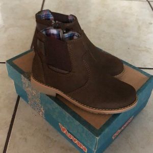 NIB Girl Boots Booties size 11.5